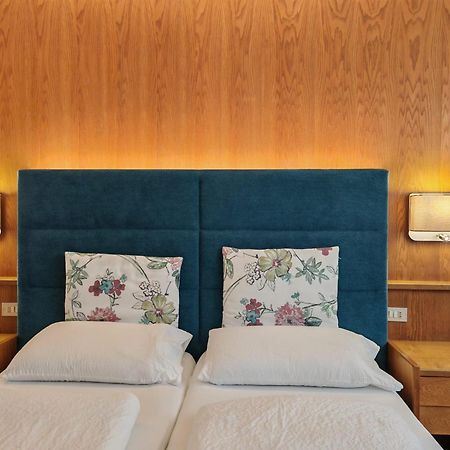 Hotel Alpenblick Sarentino Bagian luar foto