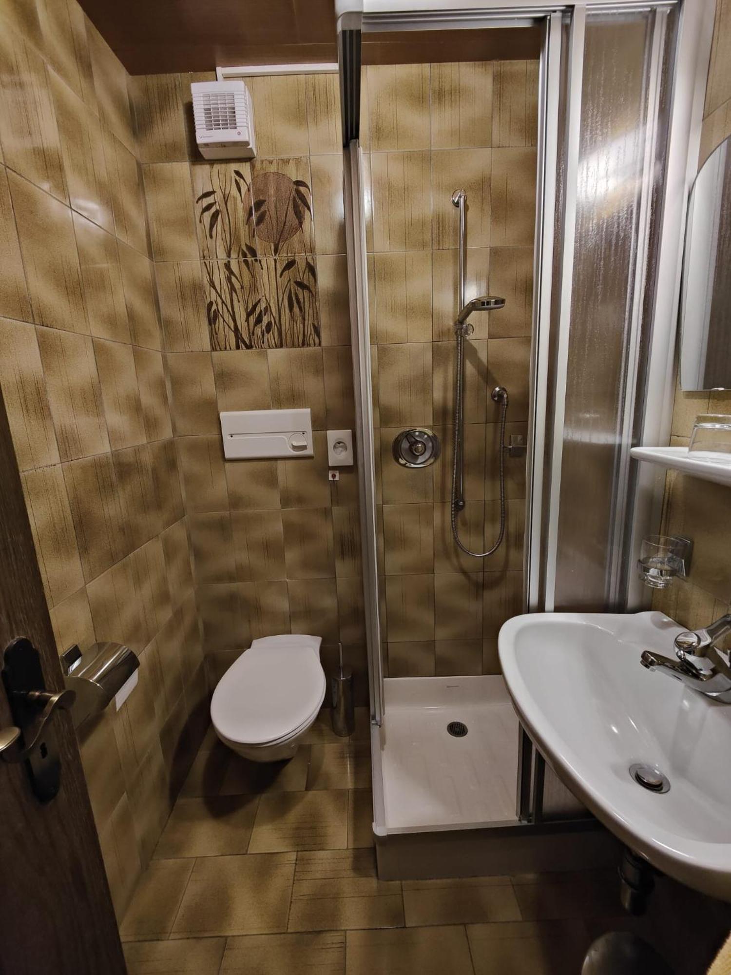 Hotel Alpenblick Sarentino Bagian luar foto