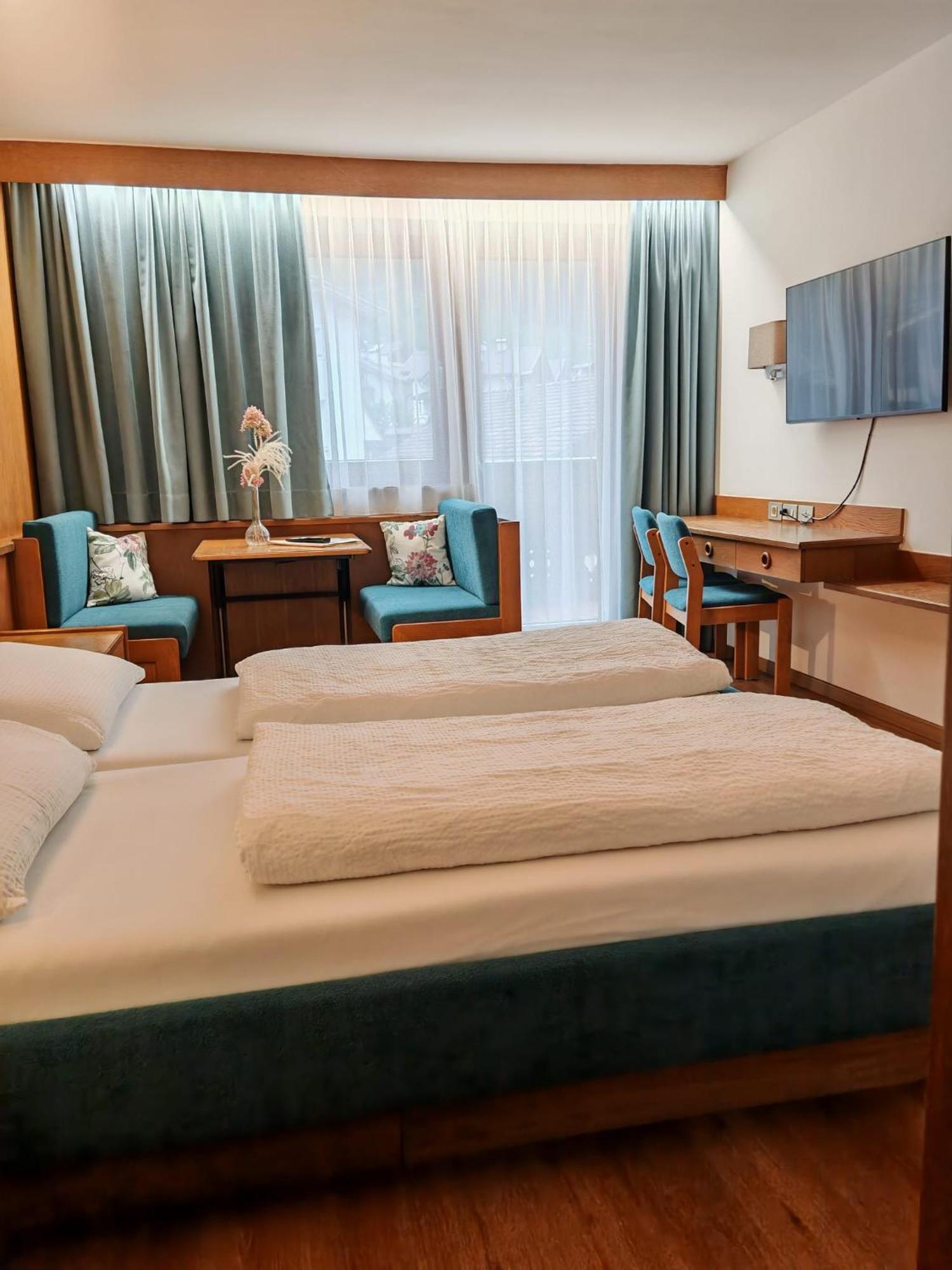 Hotel Alpenblick Sarentino Bagian luar foto
