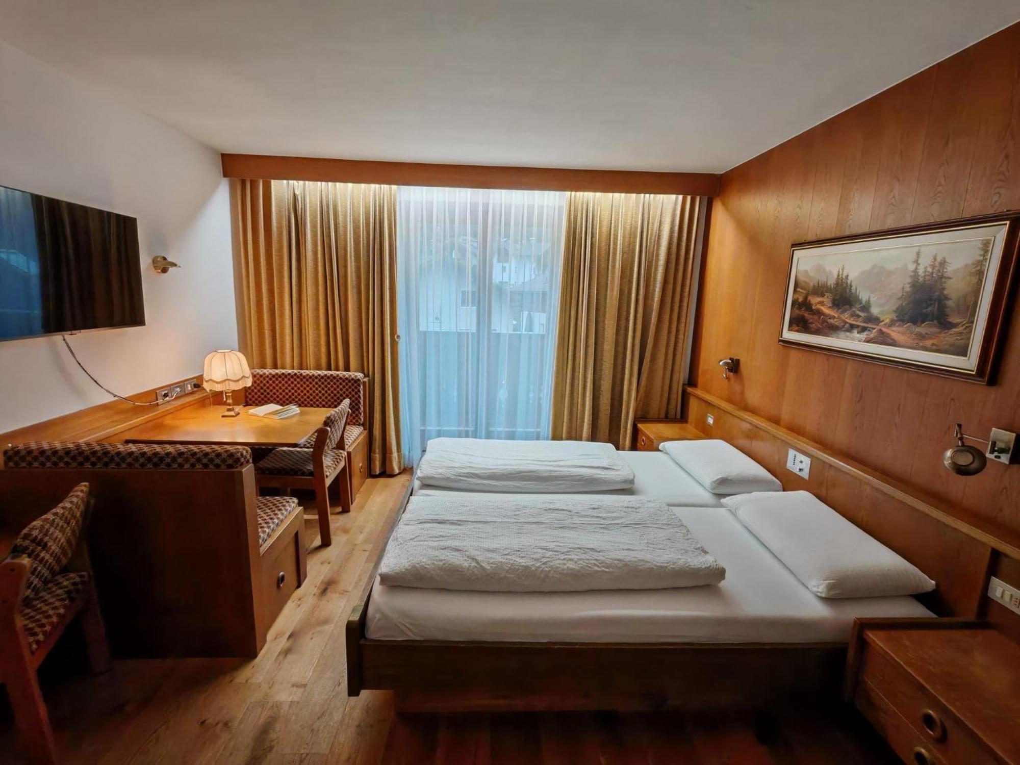 Hotel Alpenblick Sarentino Bagian luar foto