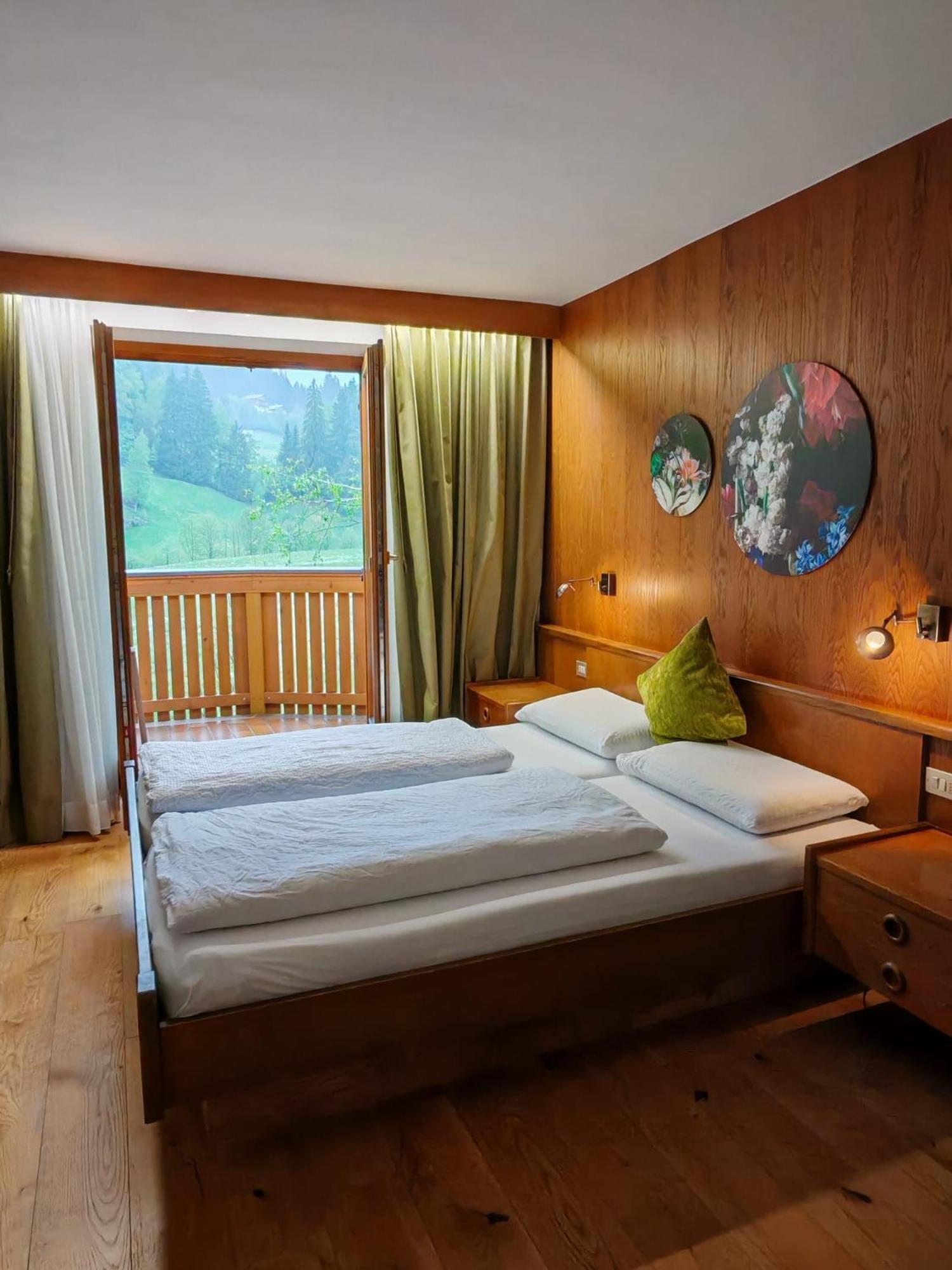 Hotel Alpenblick Sarentino Bagian luar foto